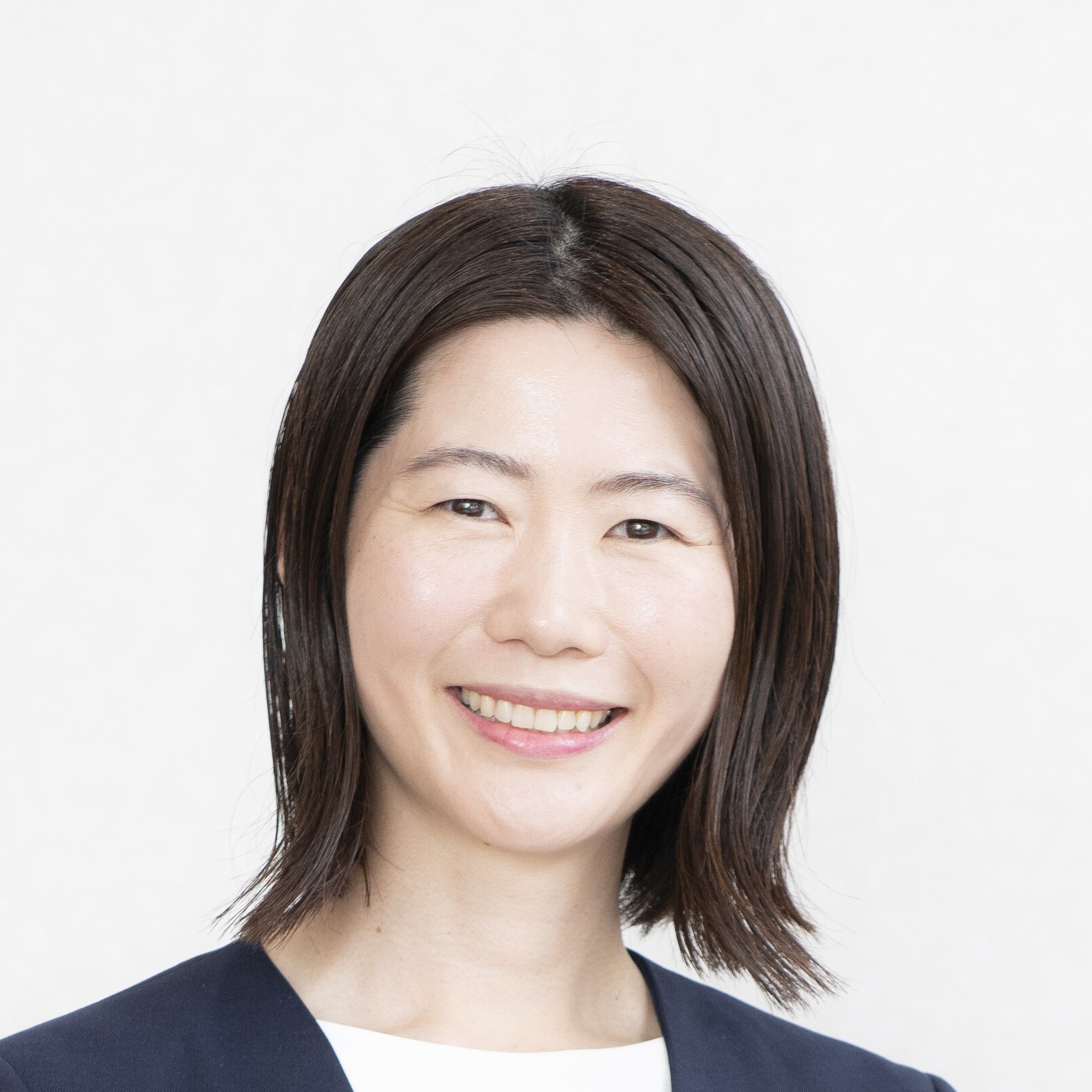 青山 桃子 氏