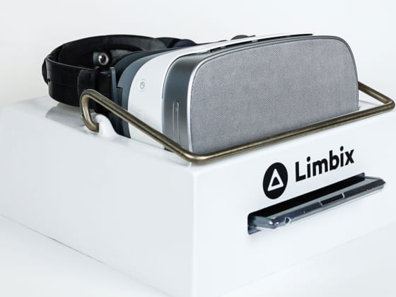 VRキットとデジタル治療アプリで患者を助けるLimbix
